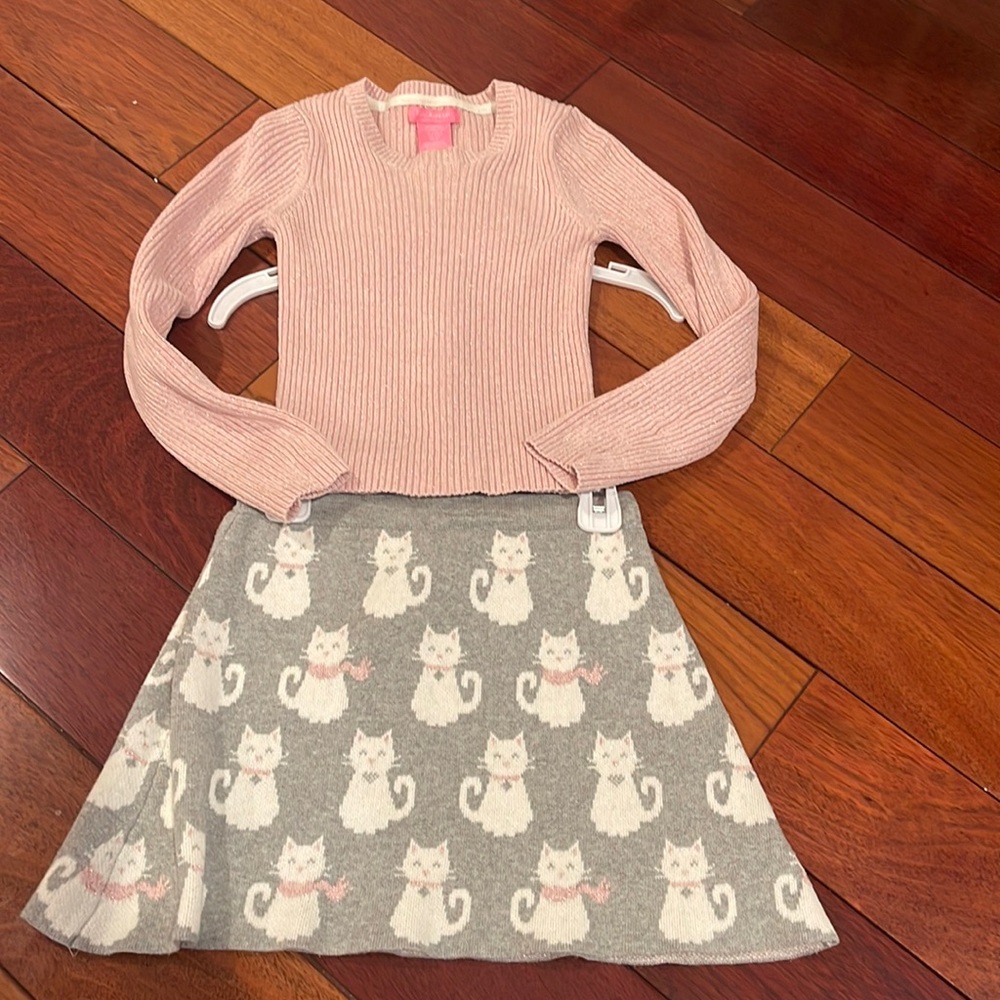 Adorable skirt set